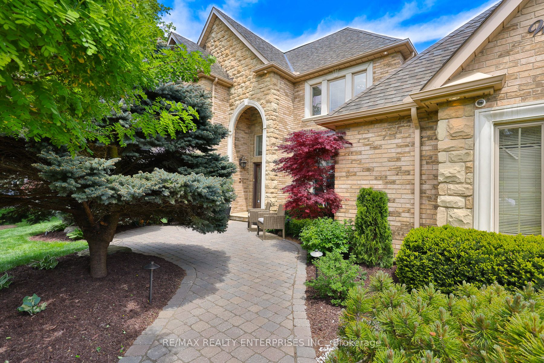 1277 Woodeden Drive