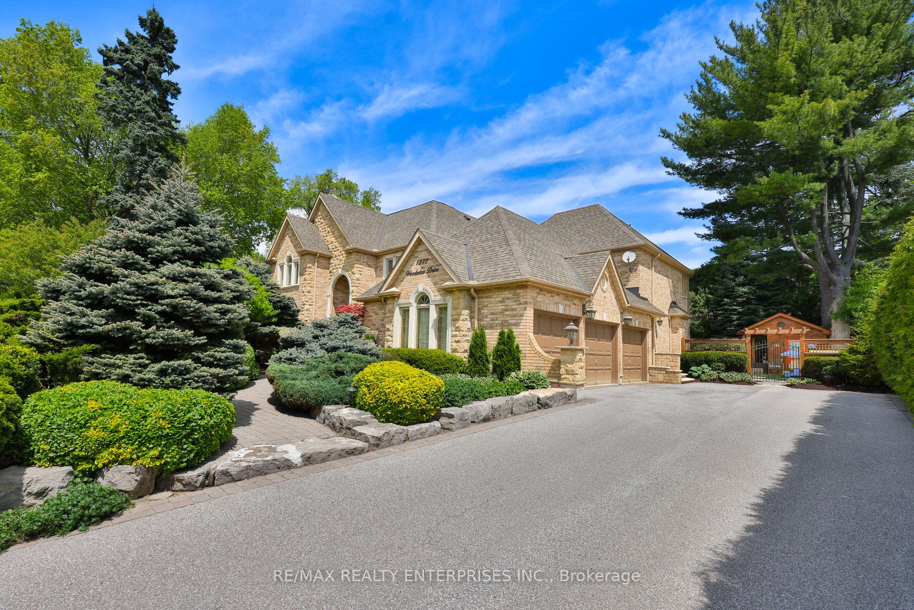 1277 Woodeden Drive