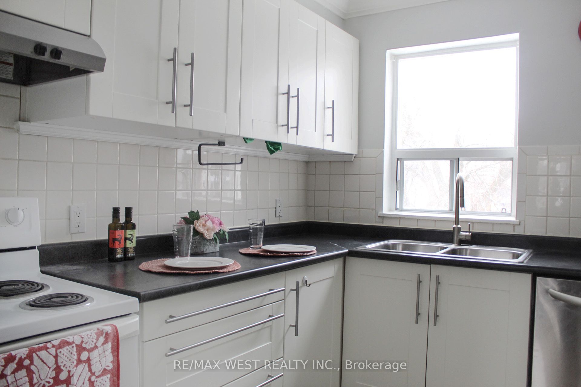 17 South Kingsway Road 6