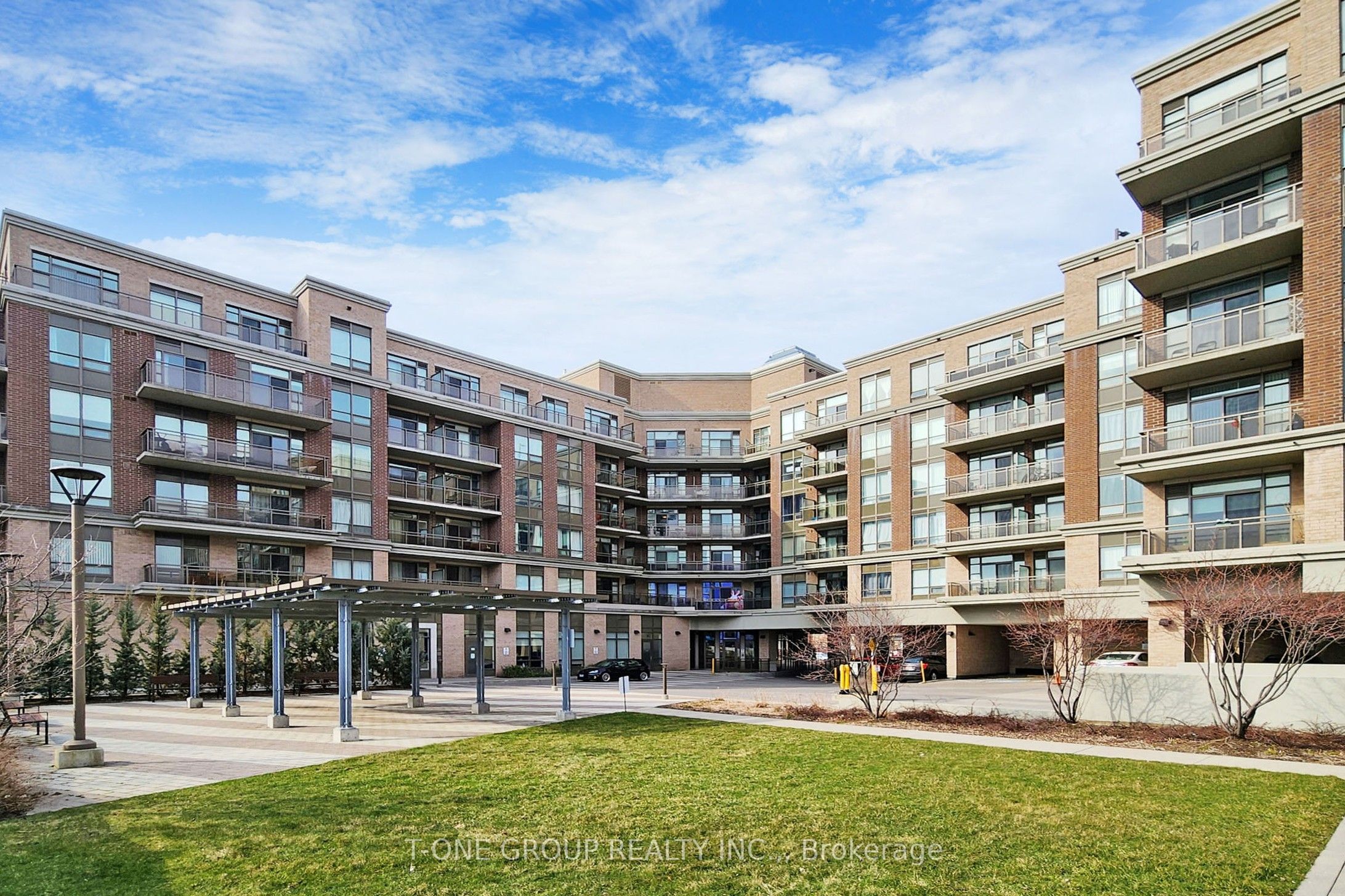 540 Bur Oak Avenue 606