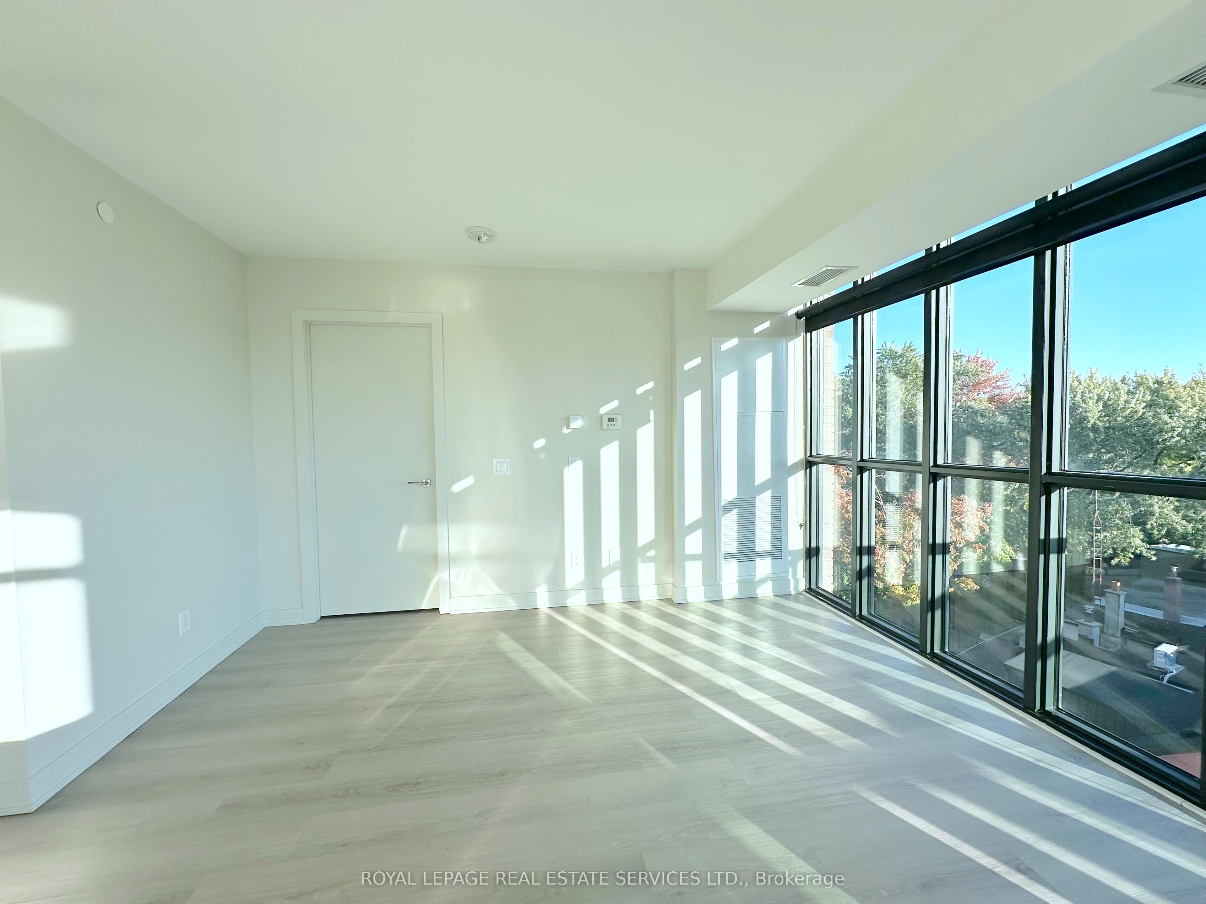 3385 Dundas Street W 608