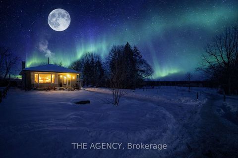 96 Meadowview Avenue Markham ON L3T 1K7