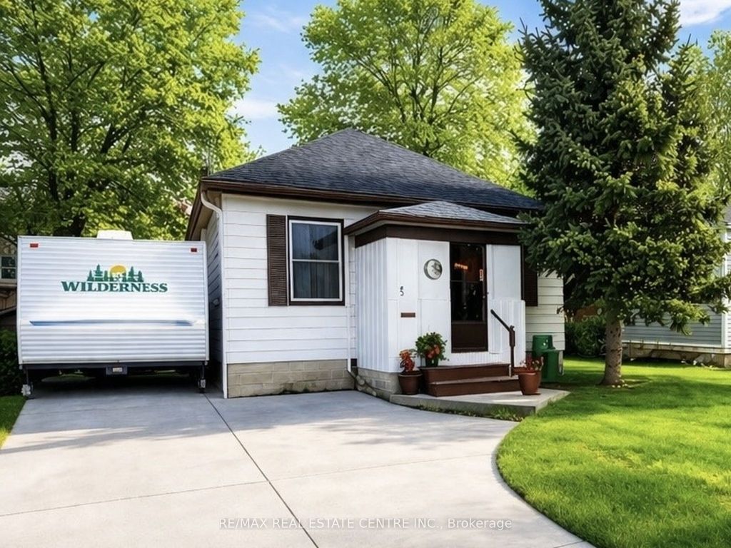 Photo of 5 Easton Street, Cambridge, ON N1R 1G3 (MLS # X13080226)