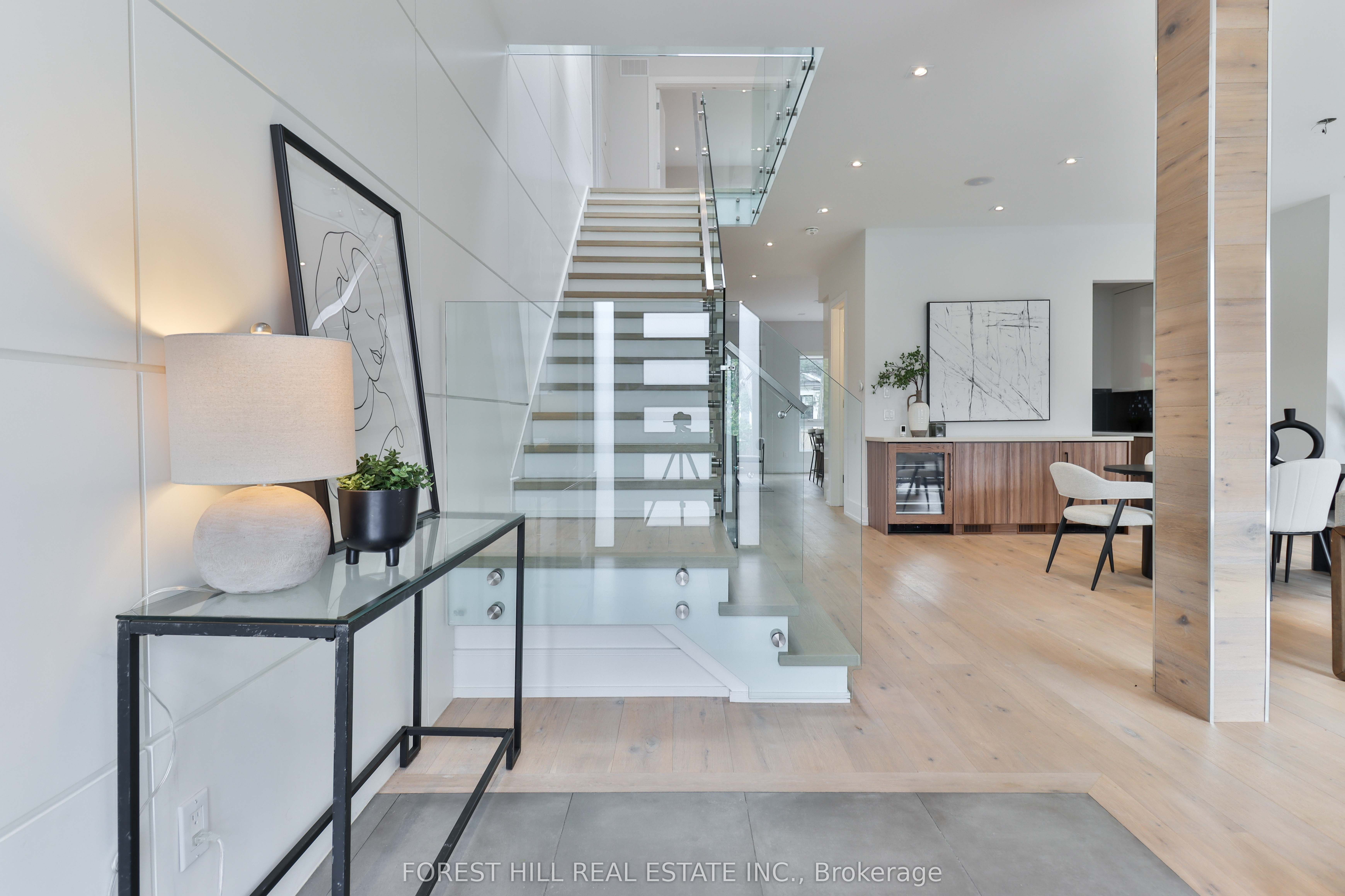 271 Jennings Crescent