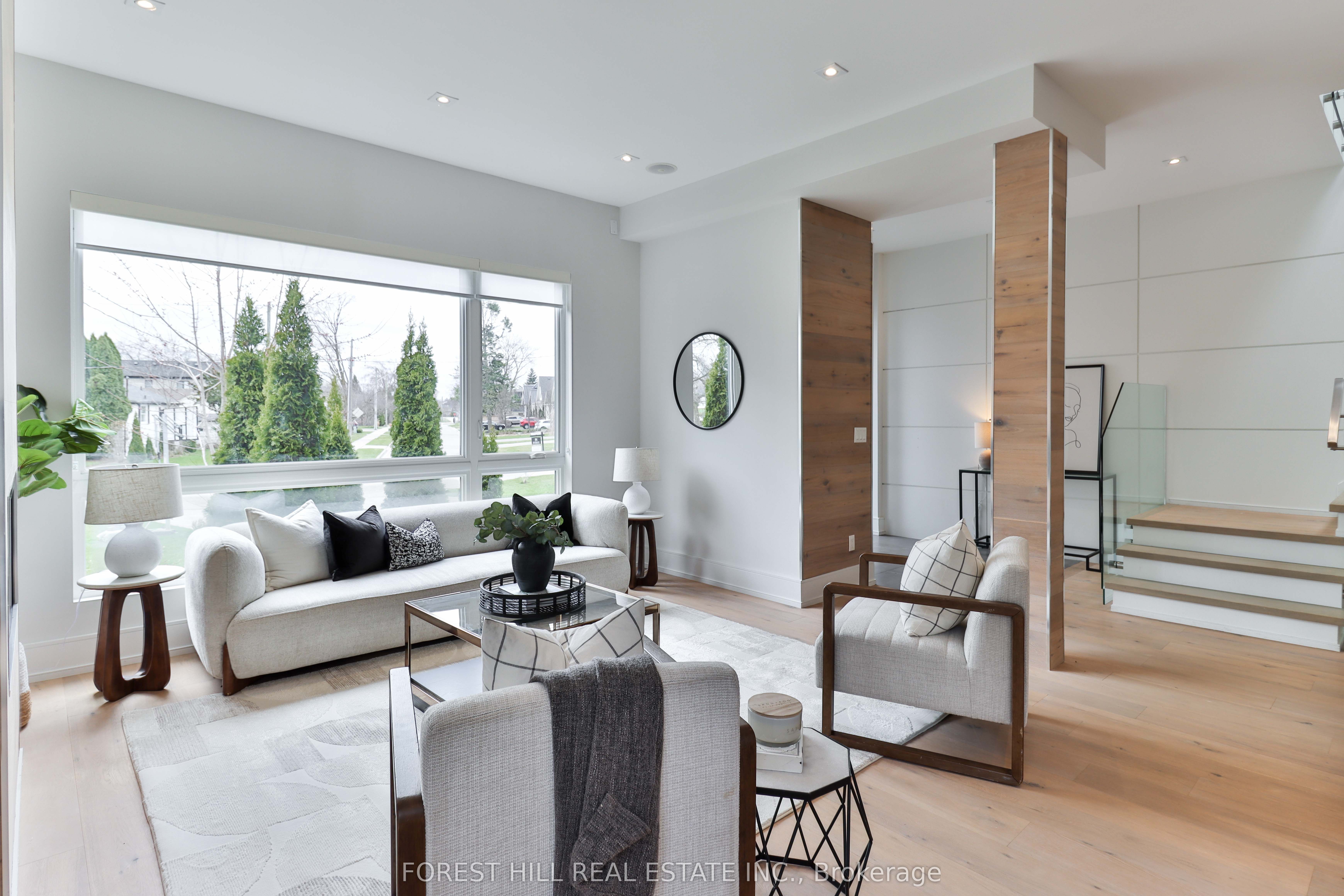 271 Jennings Crescent