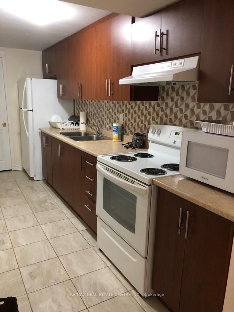 316 Holmes Crescent Bsmt