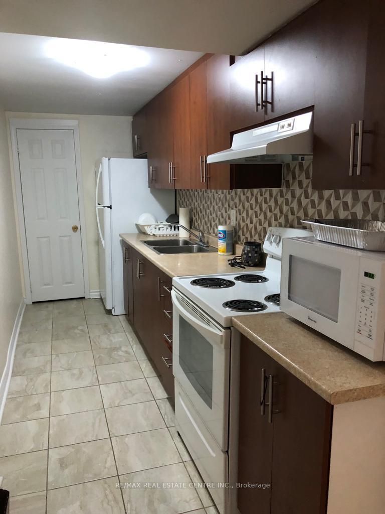 316 Holmes Crescent Bsmt