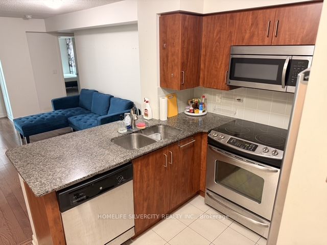 215 Sherway Gardens Road 606