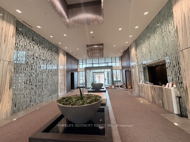 215 Sherway Gardens Road 606