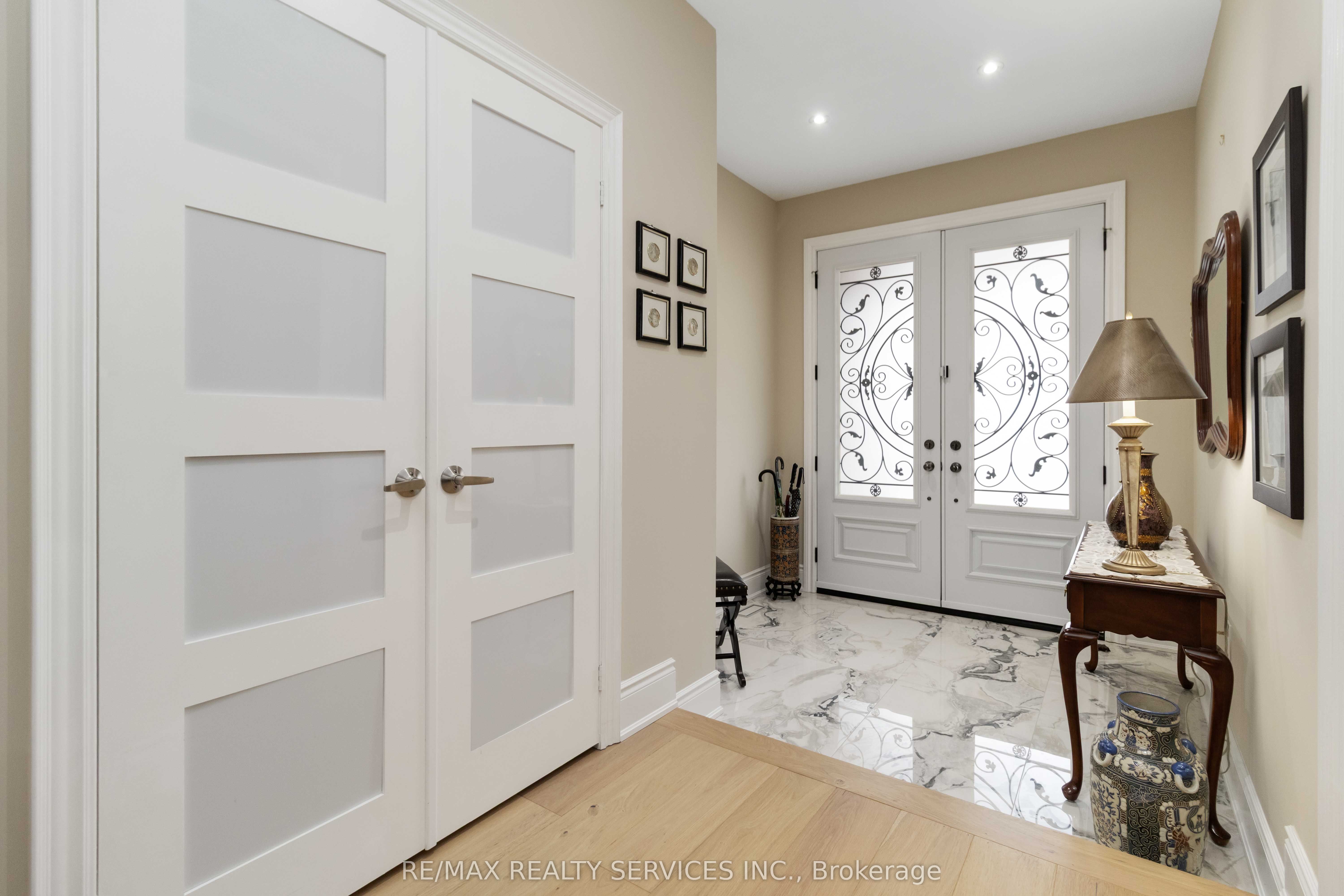 15 Valleystream Circle