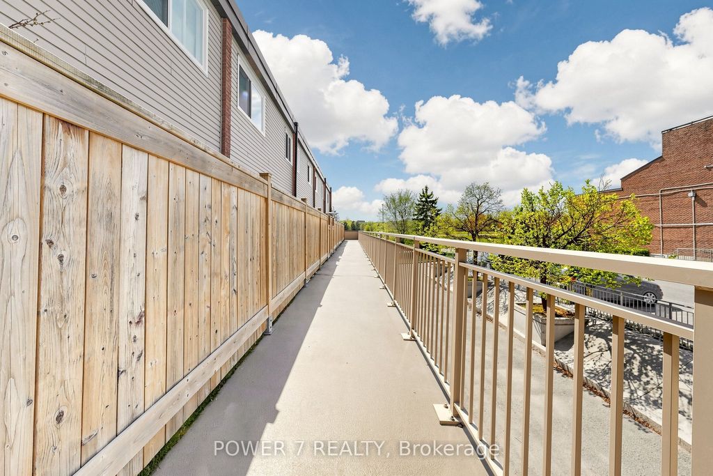 Photo of 311 Milestone Crescent #146, Aurora, ON L4G 3M2 (MLS # N13141098)