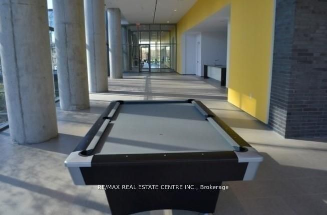 105 The Queensway N/A 1010