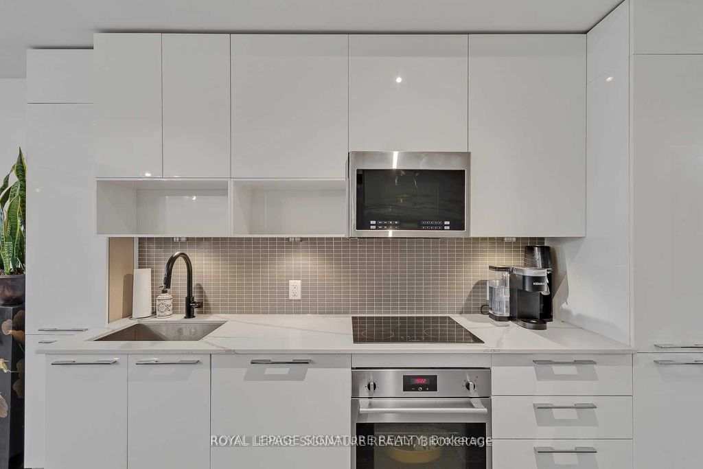 Photo of 501 Adelaide Street W #804, Toronto, ON M5V 0R3 (MLS # C12970352)