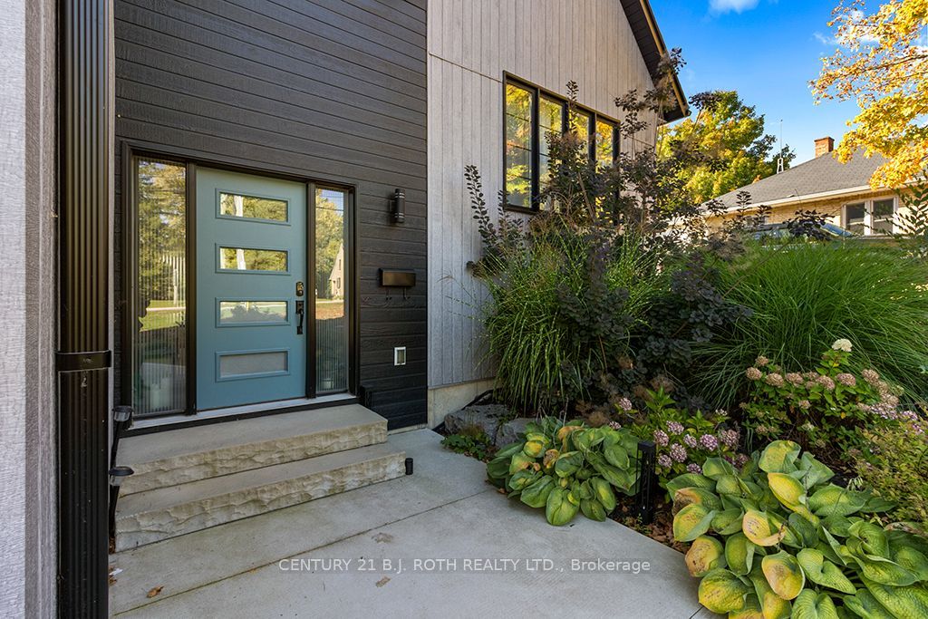 Photo of 1076 7th Avenue, Hanover, ON N4N 2K1 (MLS # X12447138)