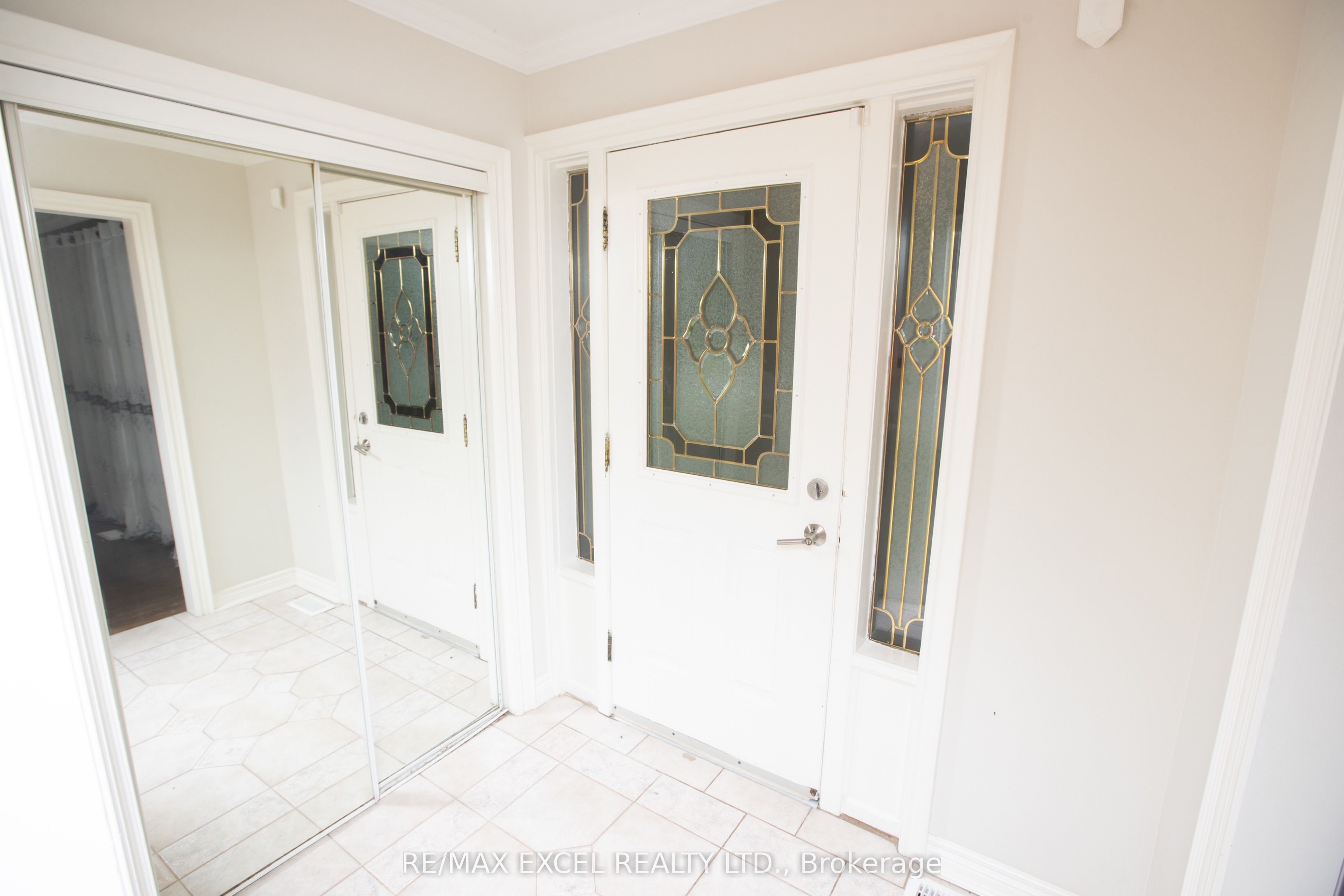387 Crosby Avenue Main Floor