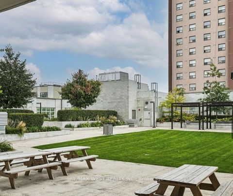 1410 Dupont Street 707 Toronto ON M6H 2B1