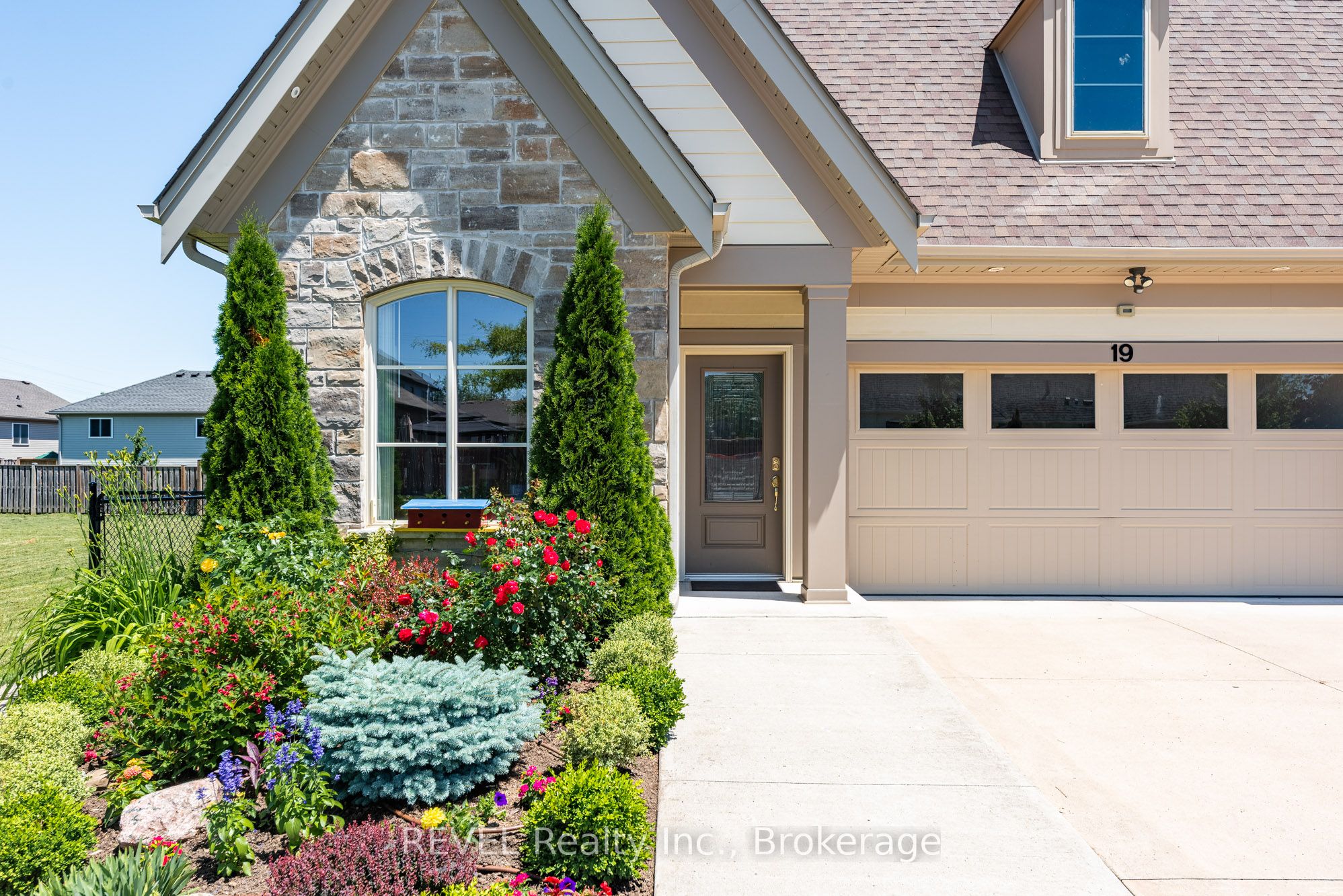 19 Francesco Crescent
