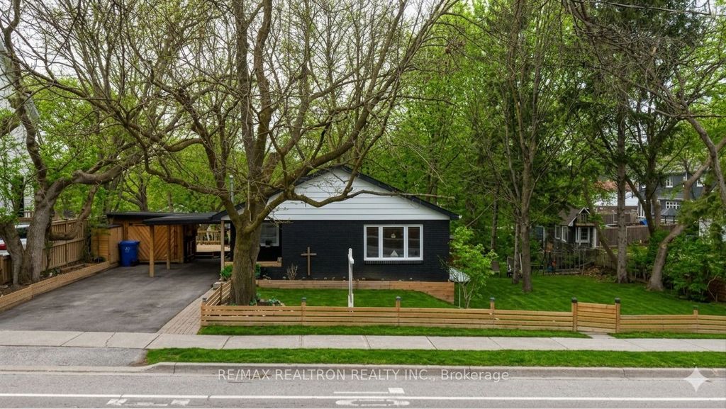 Photo of 757 Srigley Street, Newmarket, ON L3Y 1X6 (MLS # N12960222)