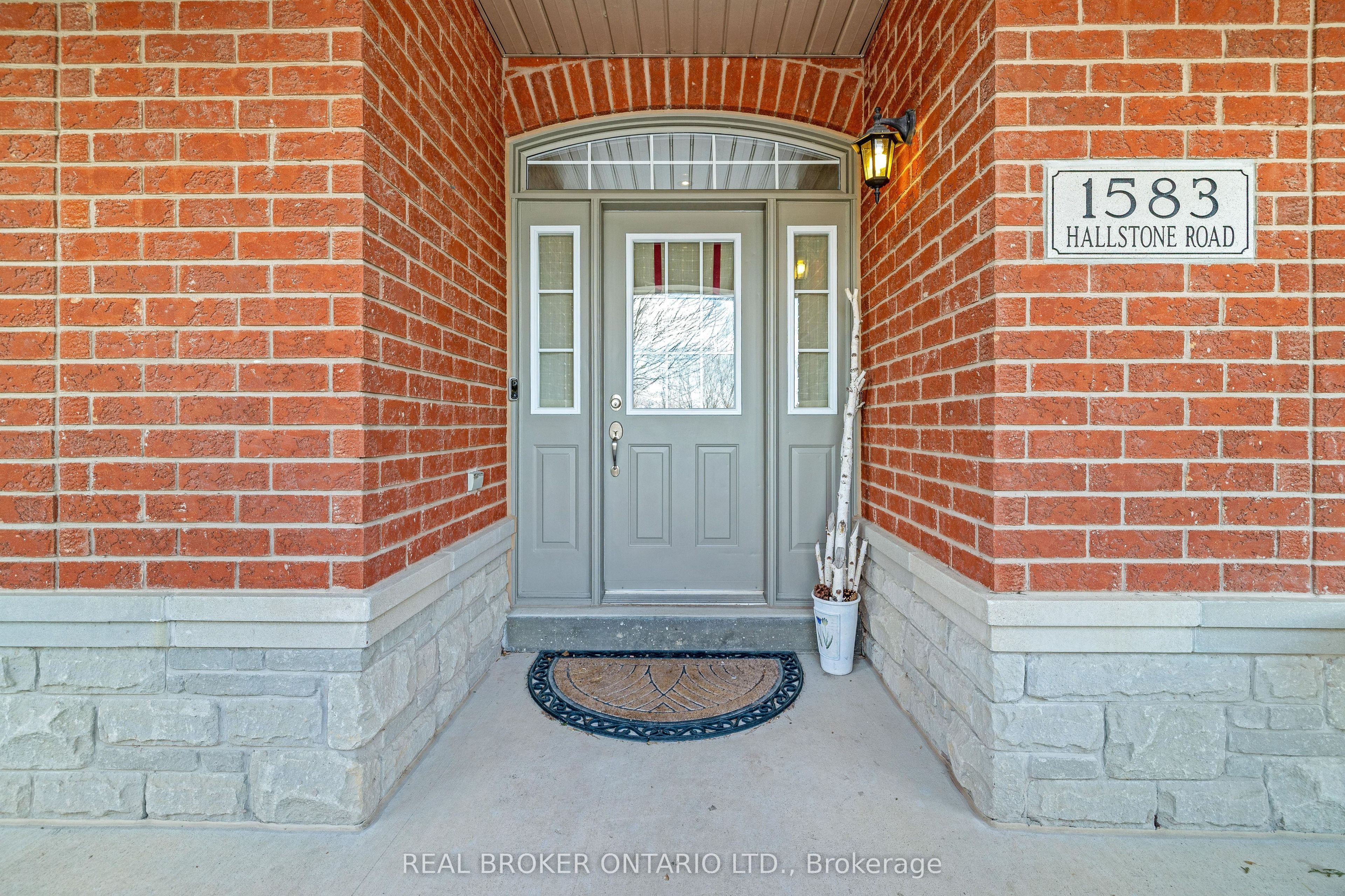 1583 Hallstone Road