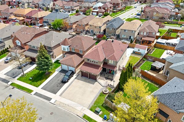 3 Fiddleneck Crescent