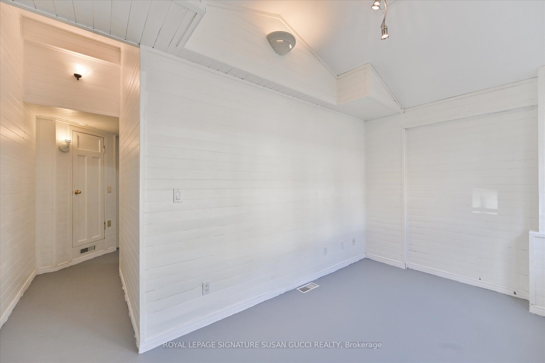 1138 Woodbine Avenue