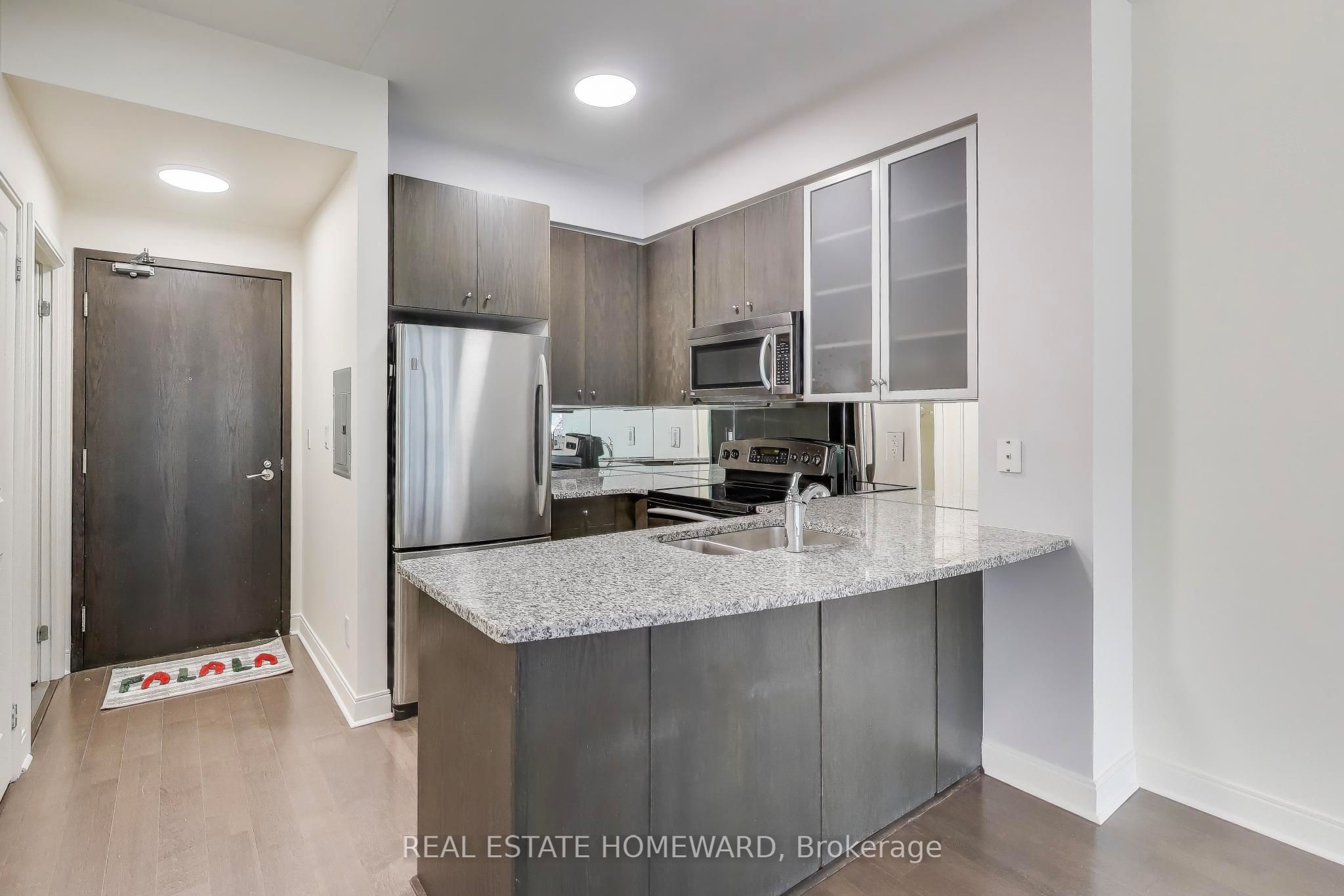 21 Scollard Street 305