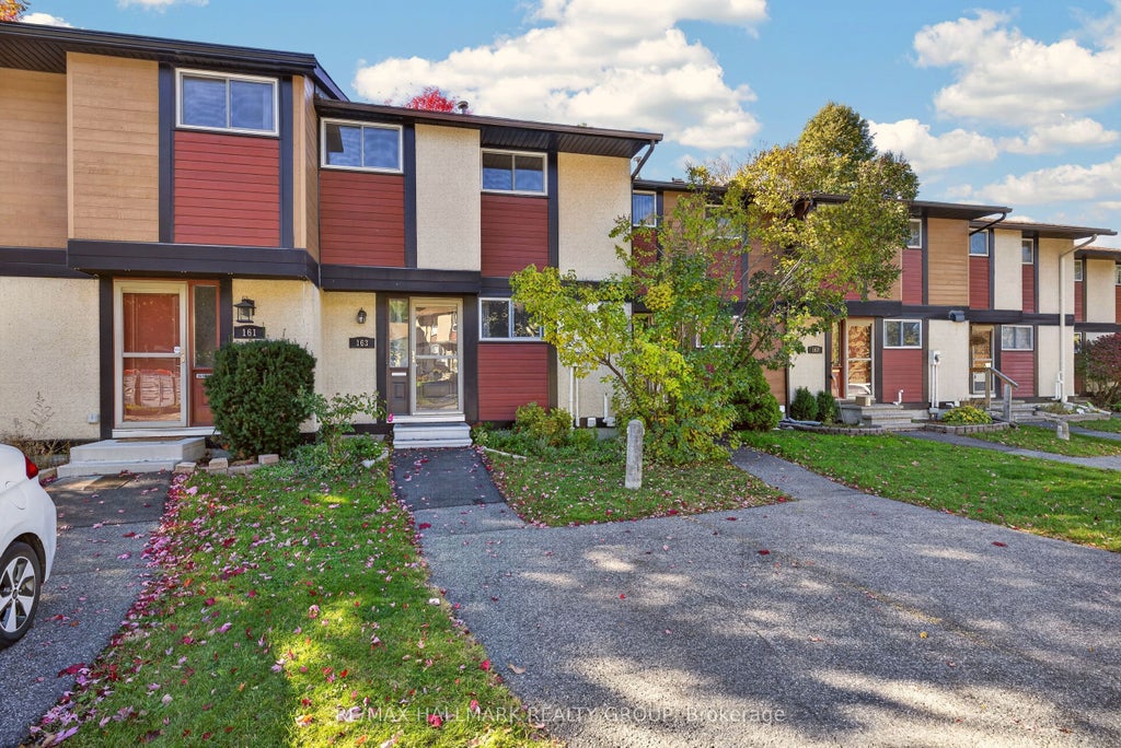 Photo of 163 McClintock Way, Kanata, ON K2L 2A5 (MLS # X14108524)