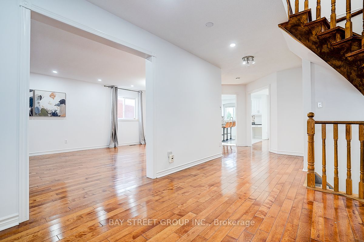 8 Muster Court