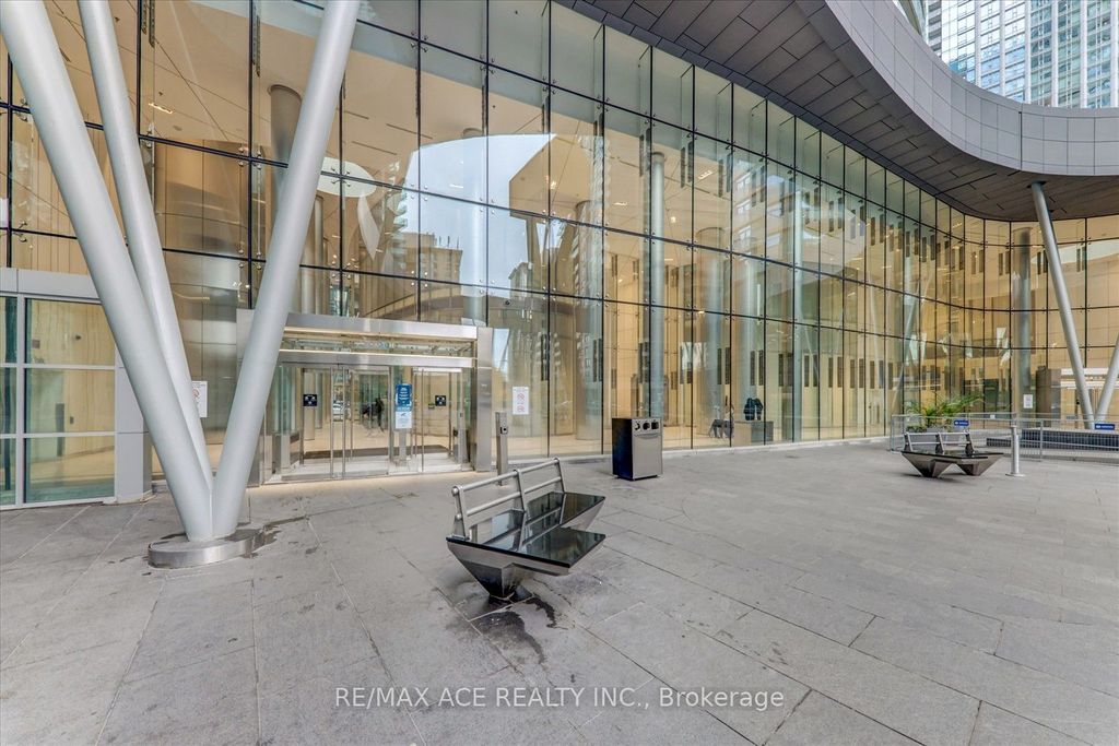 Photo of 14 York Street #3905, Toronto, ON M5J 0B1 (MLS # C12586712)