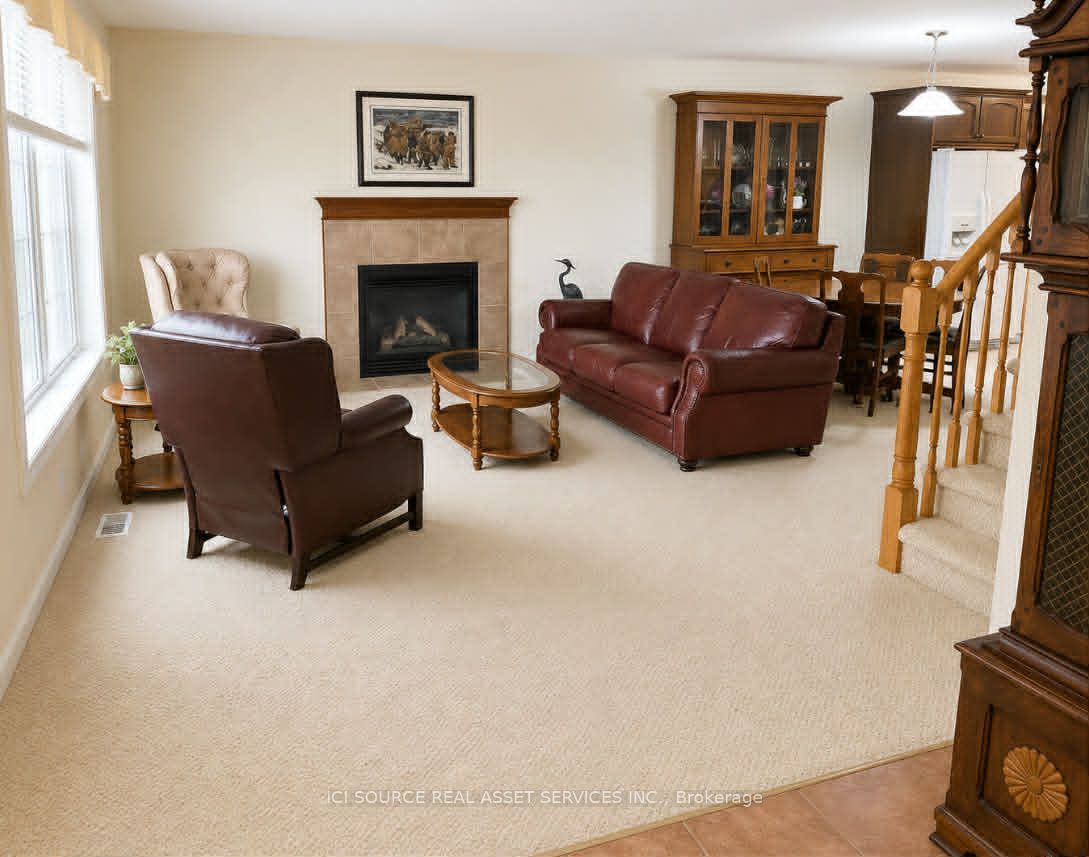 6 Edgewater Drive