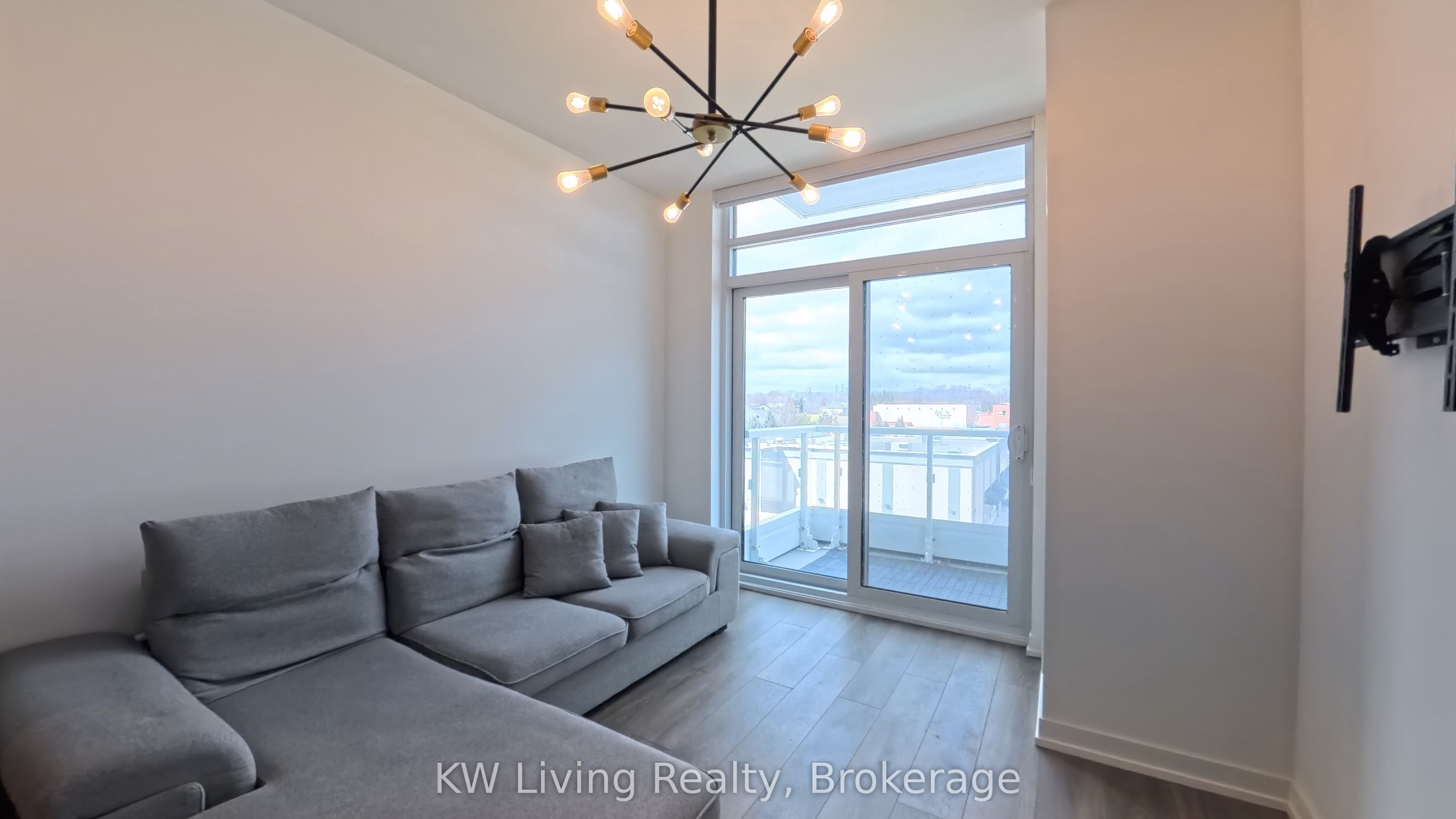 8 Beverly Glen Boulevard 418