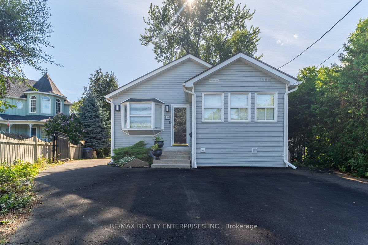 708 Montbeck Crescent