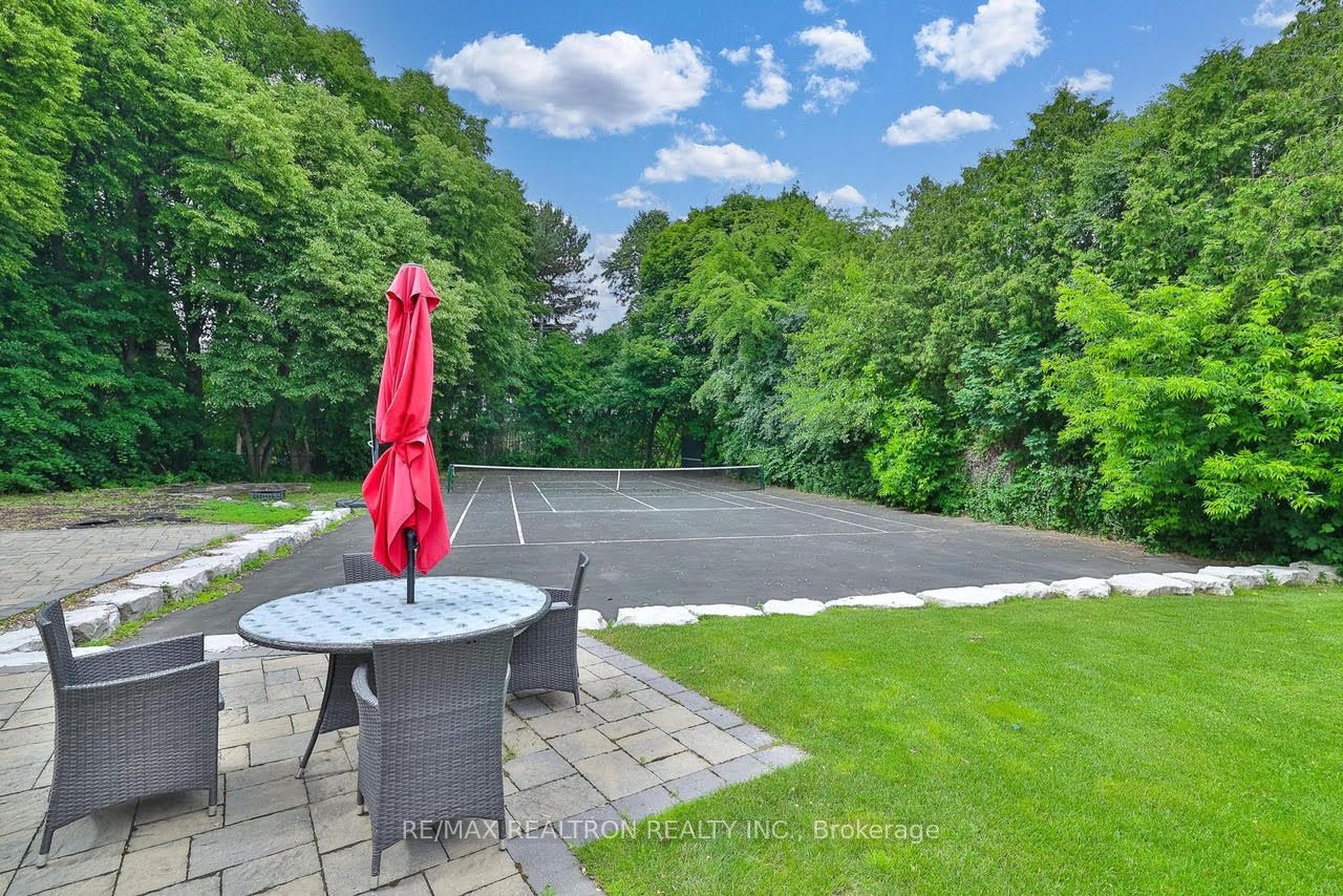 3 Rosea Court
