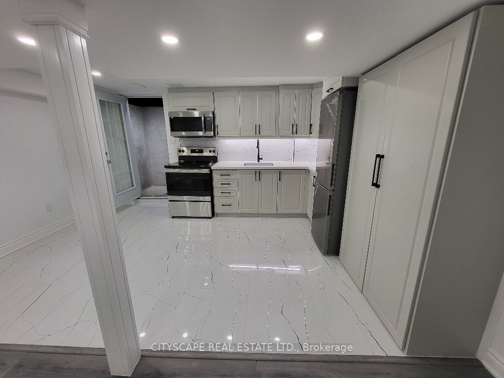 3207 Pebblewood Road Lower