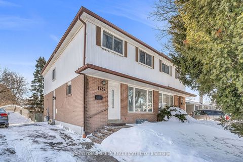 1732 Oberon Crescent Mississauga ON L4X 2K8