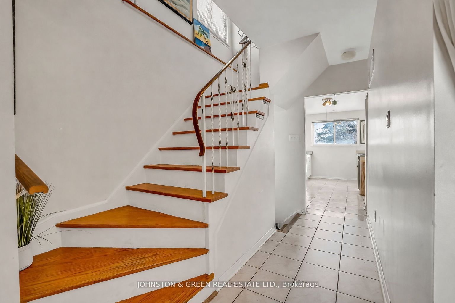 1732 Oberon Crescent