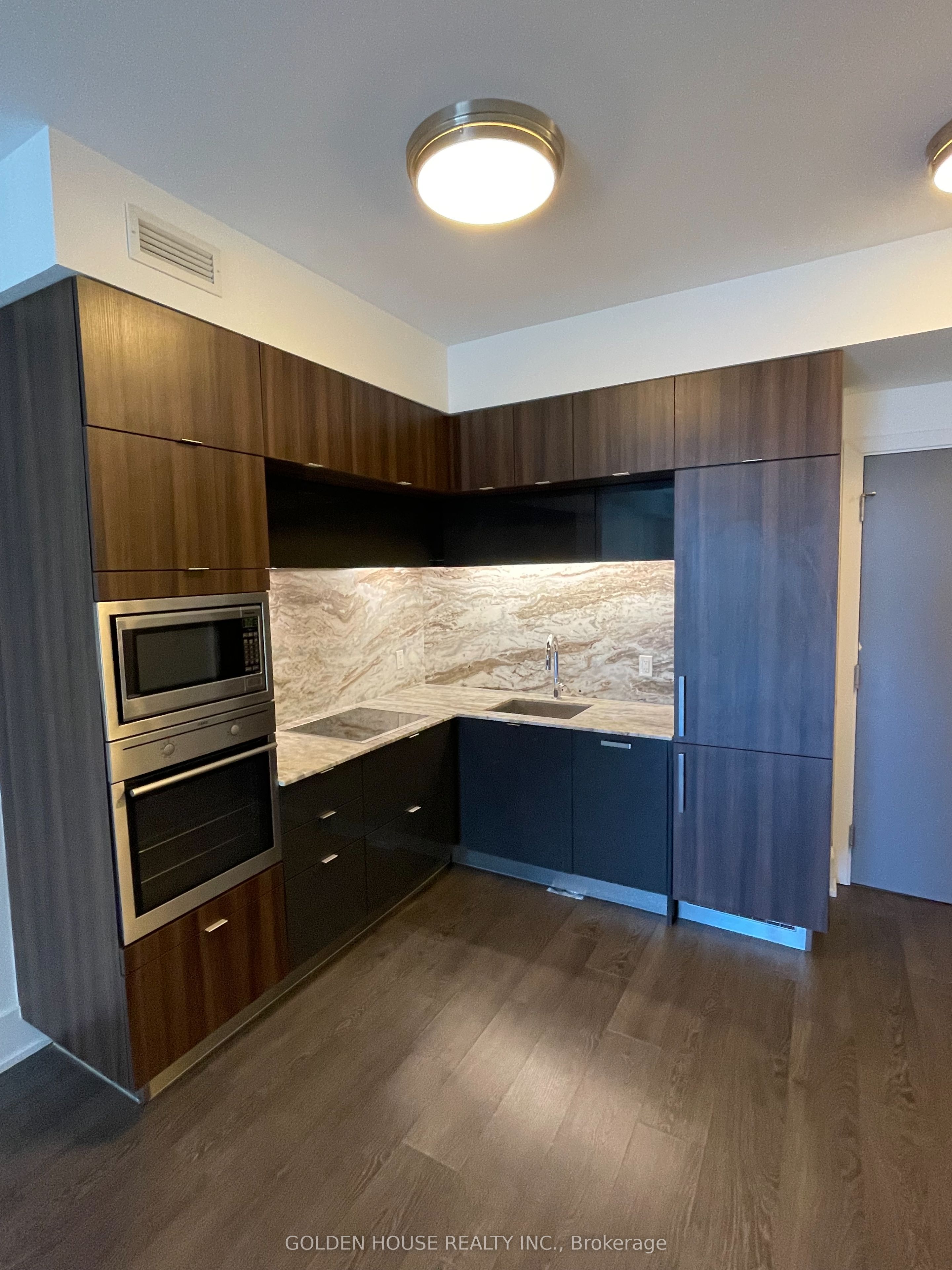 15 Merchants' Wharf N/A 1003