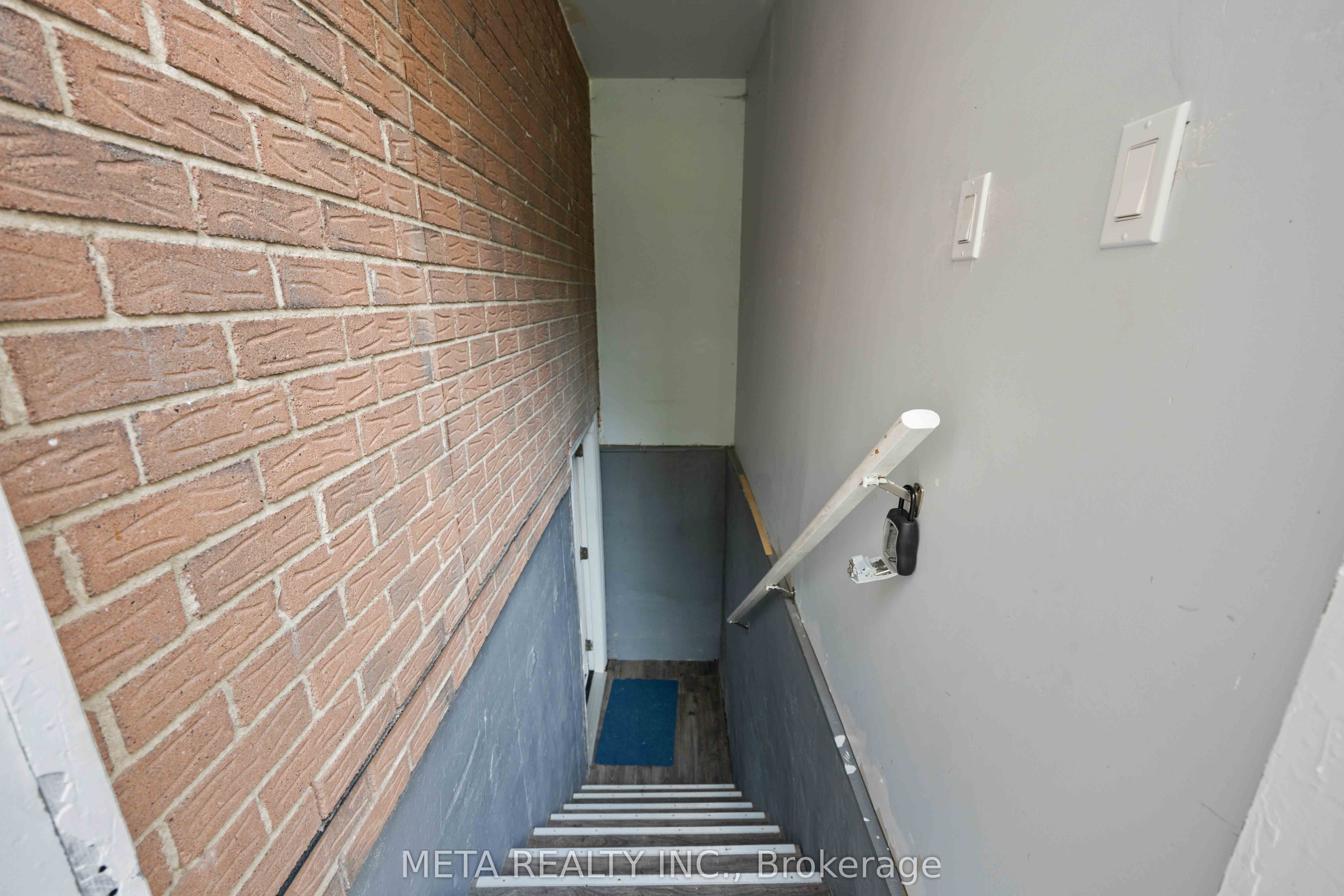 220 Bassett Boulevard (Bsmt)