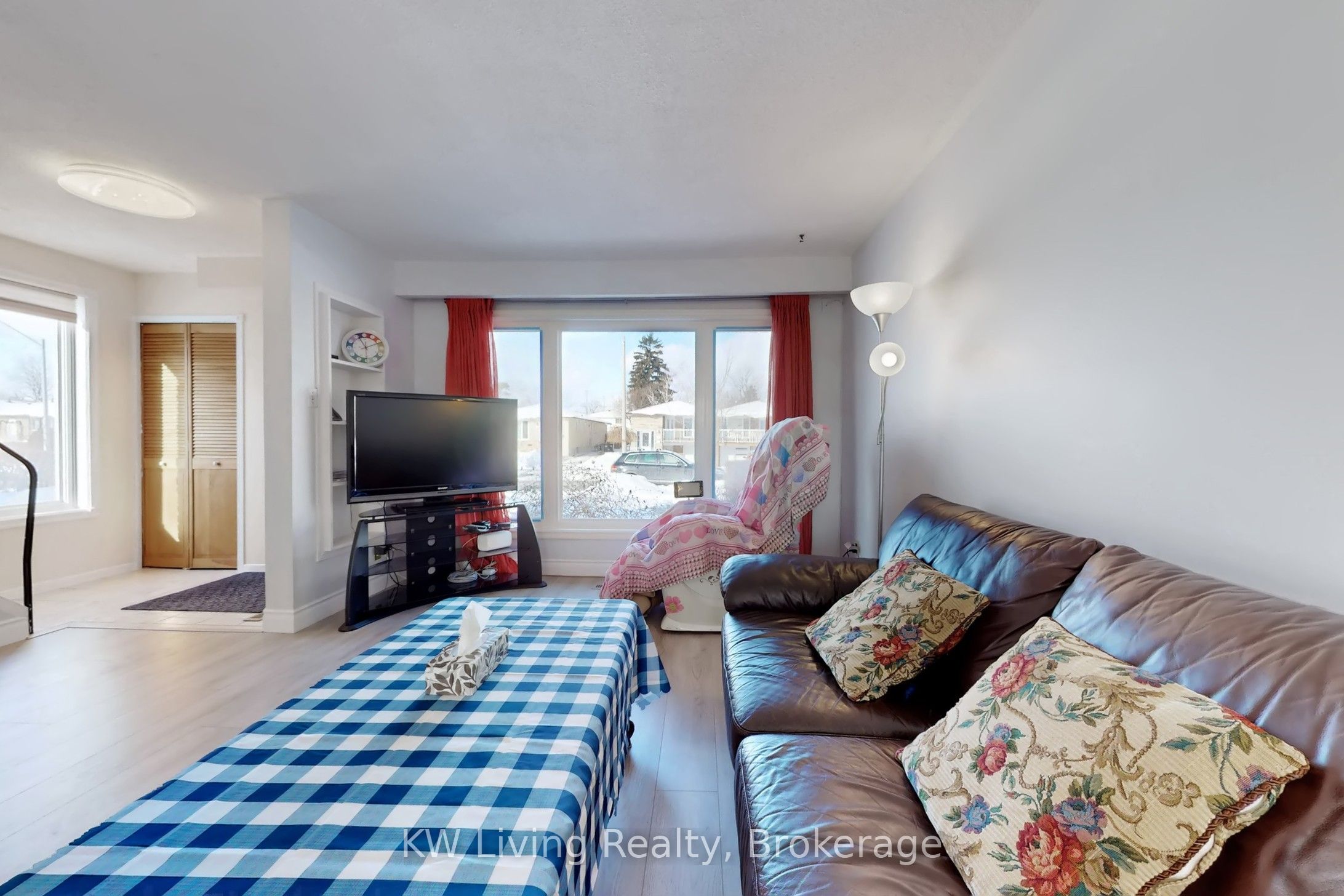 944 Blairholm Avenue