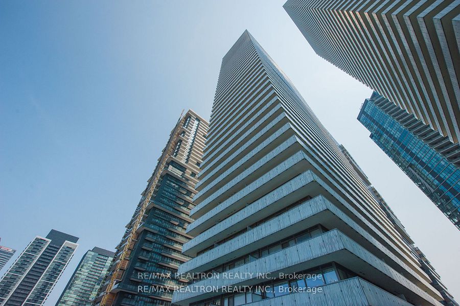 50 Charles Street E 606