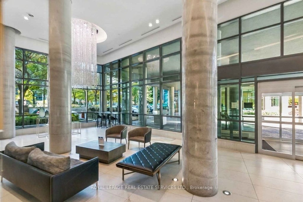 Photo of 215 Fort York Boulevard #3612, Toronto, ON M5V 4A2 (MLS # C14127914)