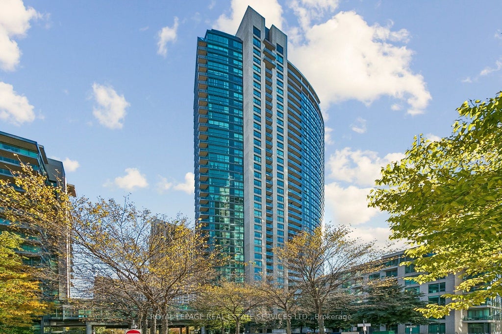 Photo of 215 Fort York Boulevard #3612, Toronto, ON M5V 4A2 (MLS # C14127914)