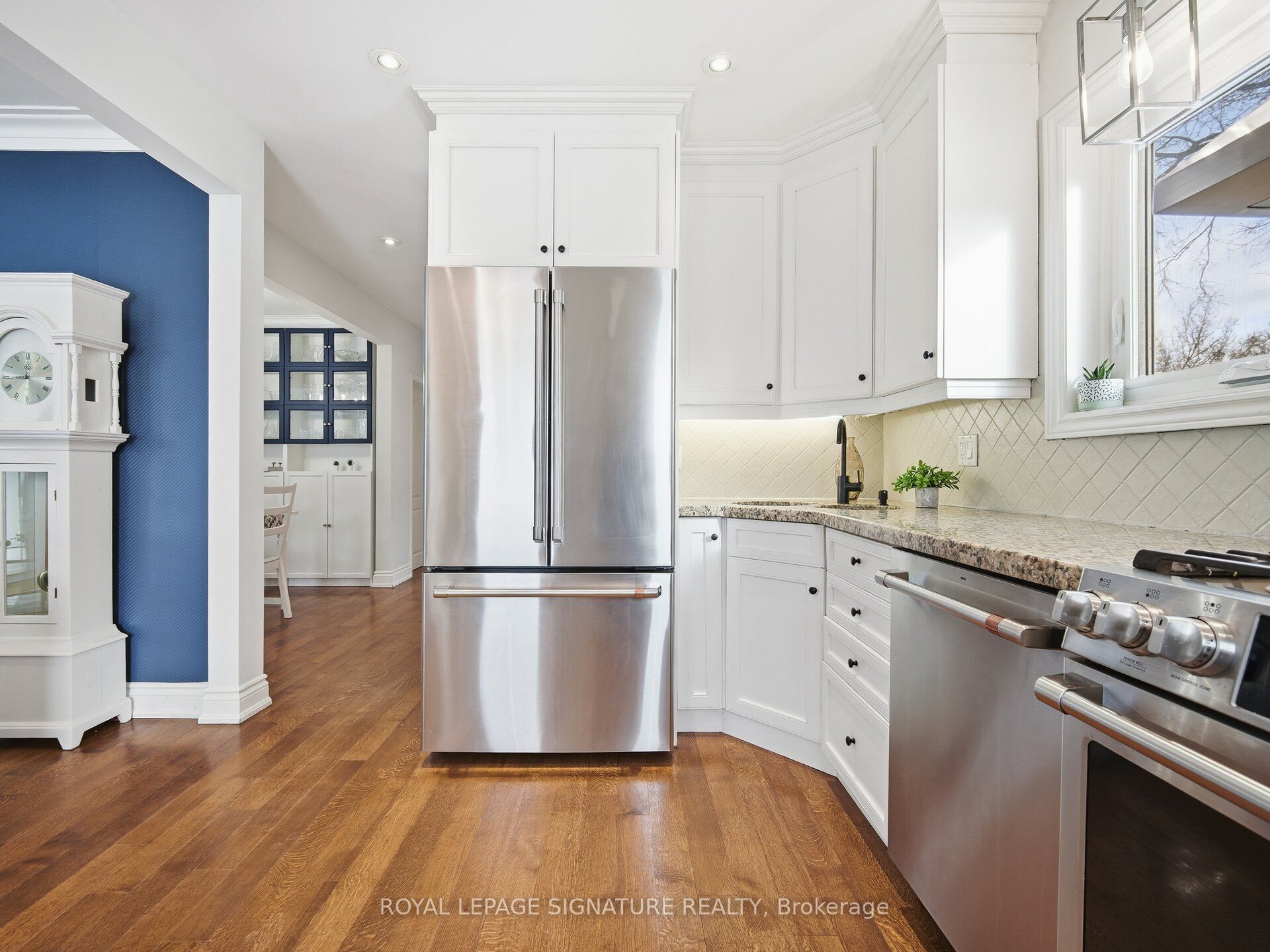 205 Prince Edward Drive S