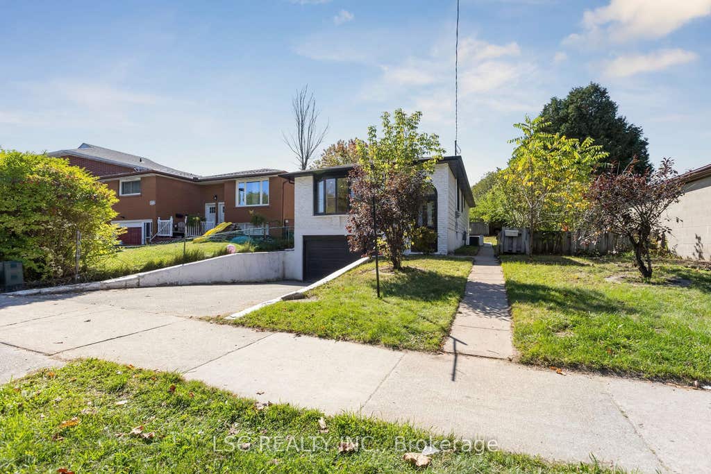 Photo of 335 Belmont Avenue W, Kitchener, ON N2M 1M7 (MLS # X13564746)