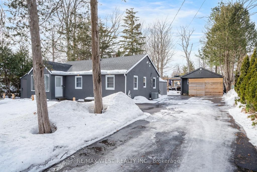 Photo of 2020 Kate Avenue, Innisfil, ON L9S 1Y2 (MLS # N12705196)