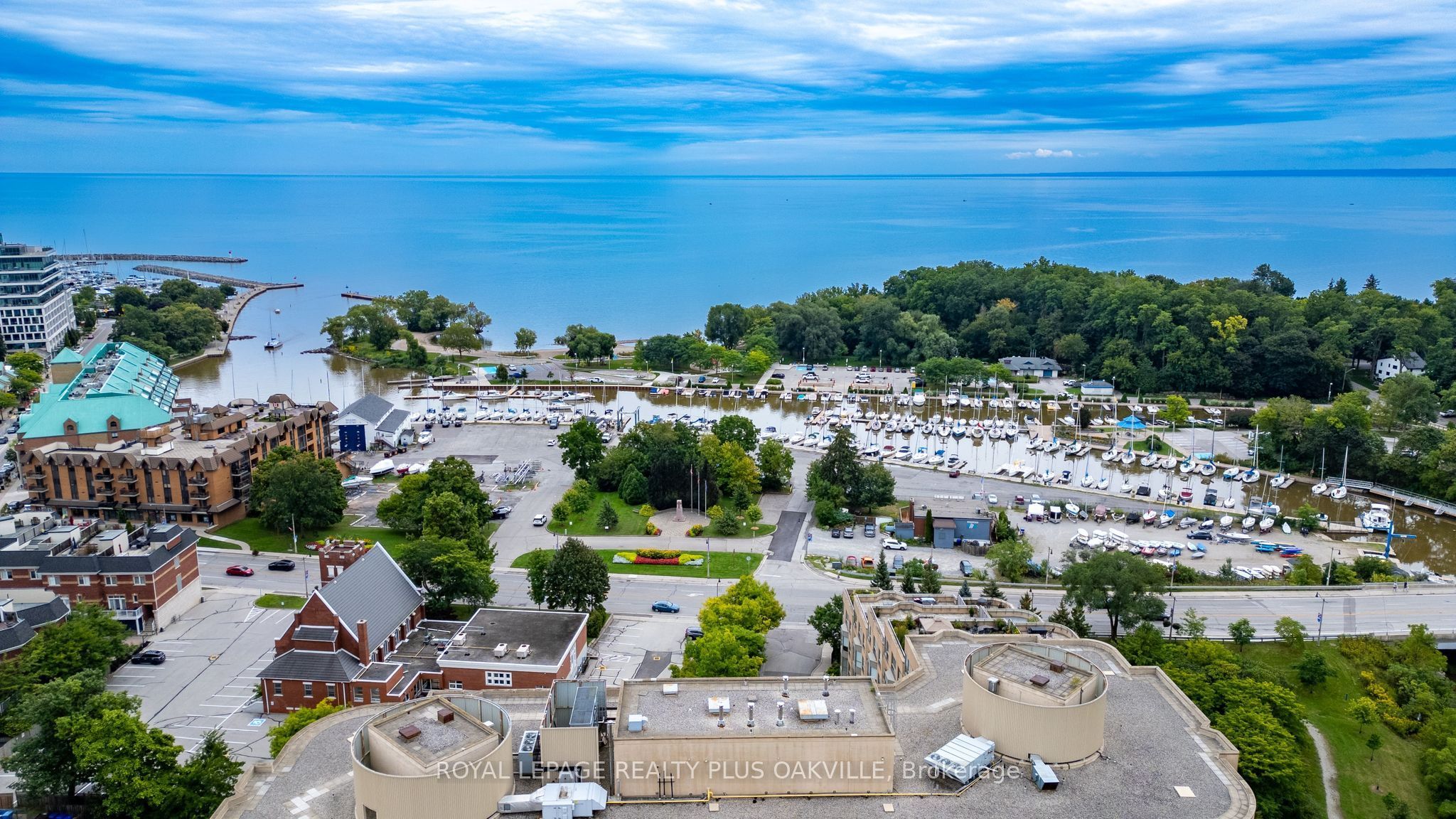 2511 Lakeshore Road W 712