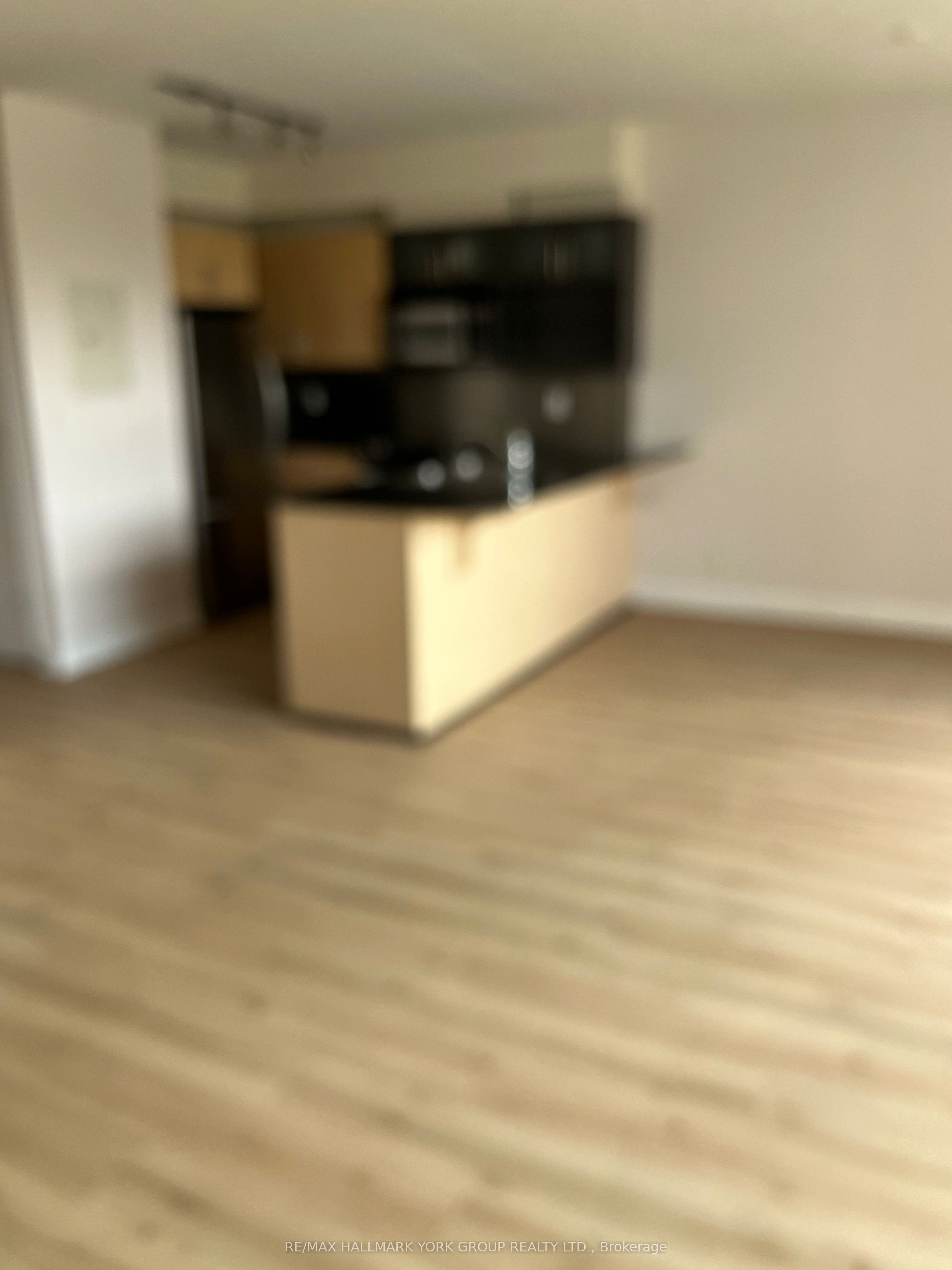 350 Wellington Street W 304