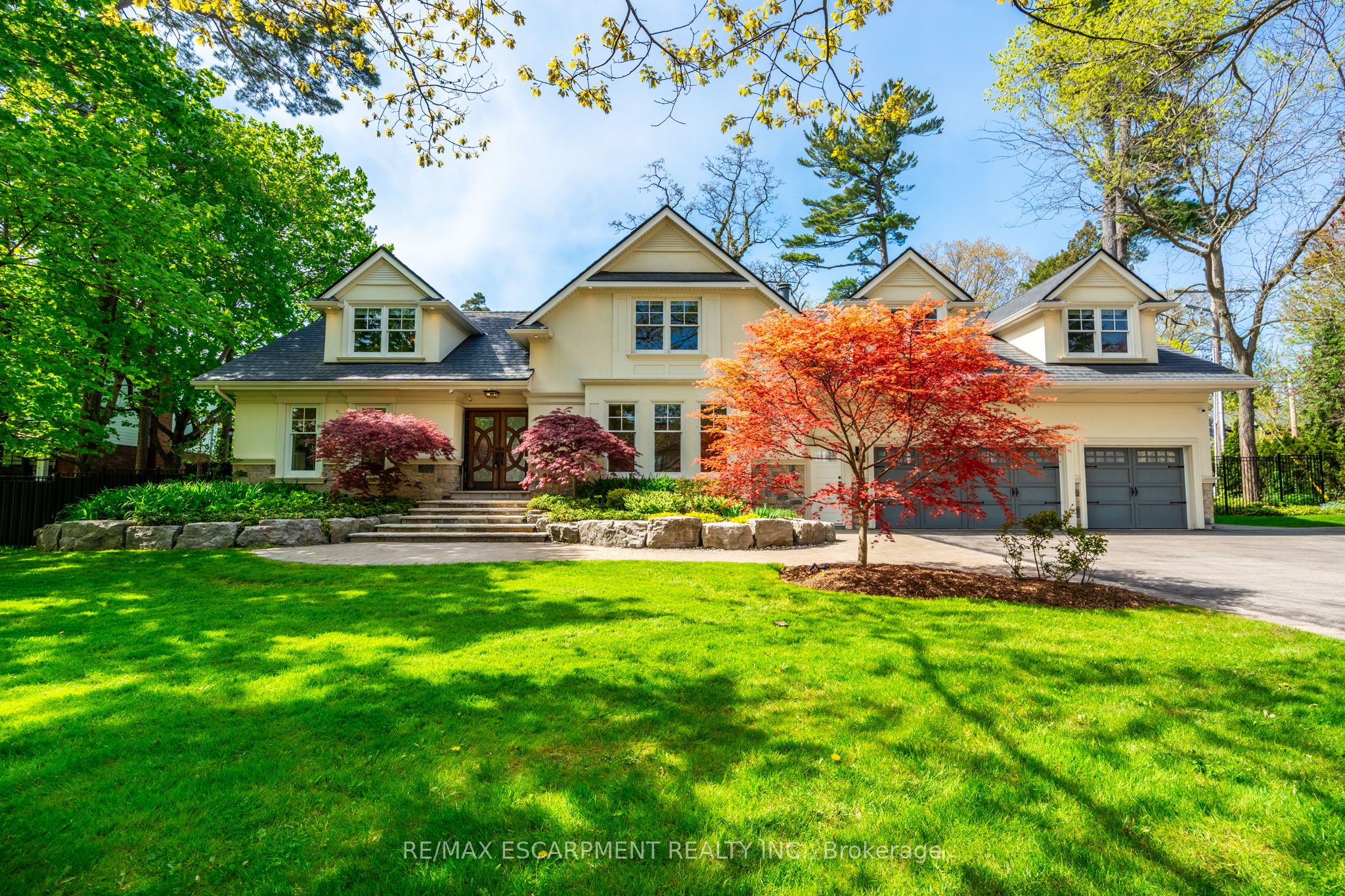 3045 Lakeshore Road