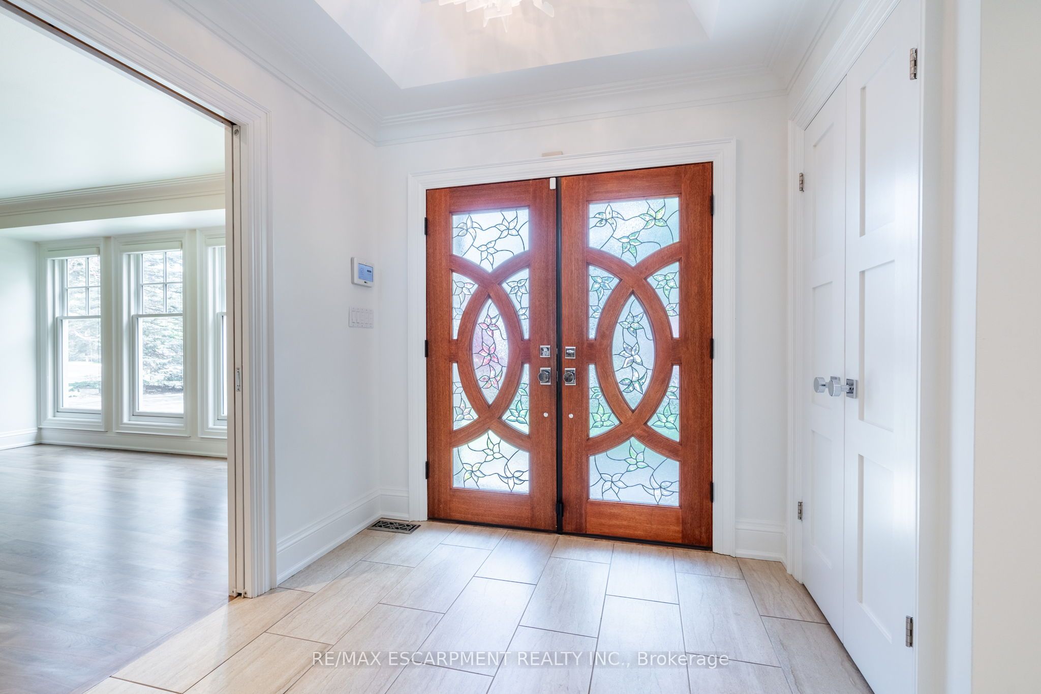 3045 Lakeshore Road