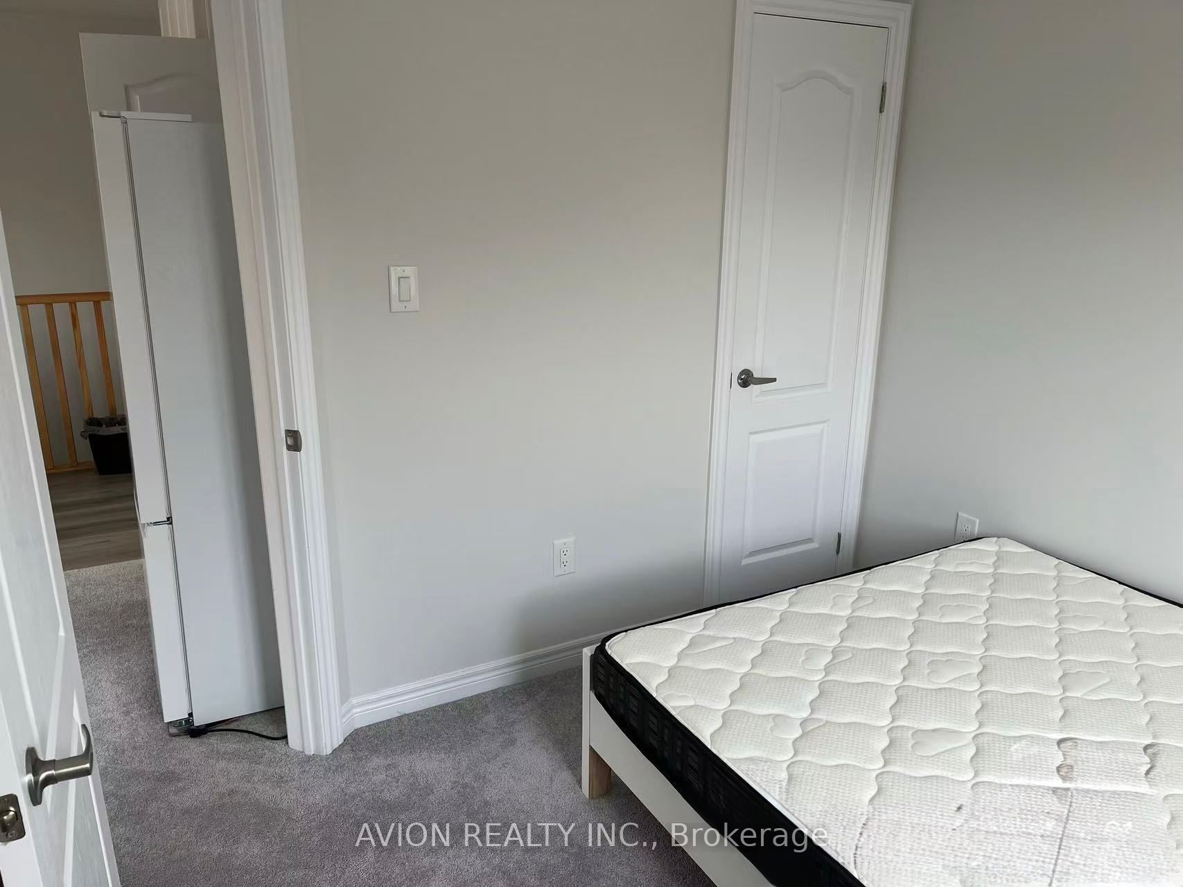 45 Albert Lewis Street coach